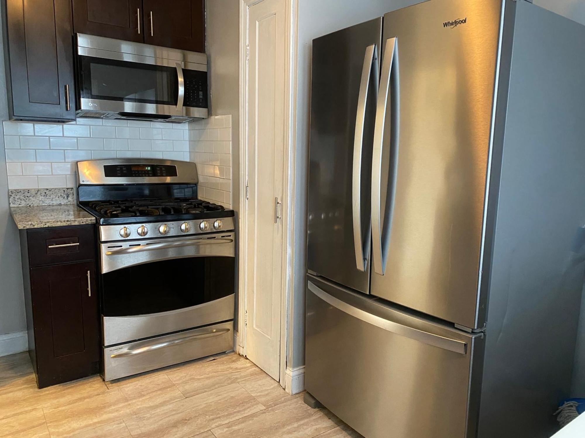 Cozy, 1St Floor Apartment 2Bdrms Plus Semi Private Room With Futon Pets With Fee Family Friendly Close To Everything Cleveland Exterior foto